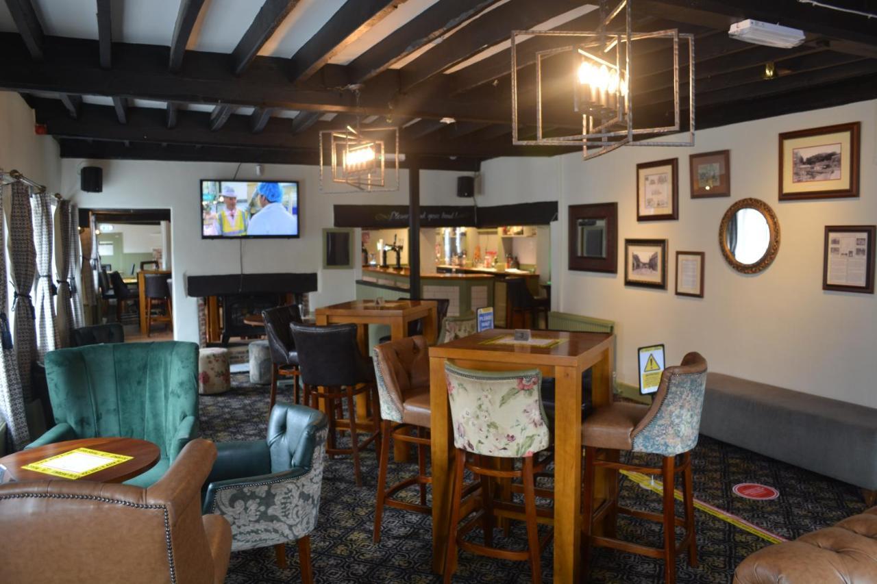 Downton  The Bull Hotel מראה חיצוני תמונה