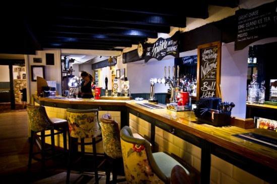 Downton  The Bull Hotel מראה חיצוני תמונה