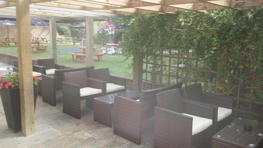 Downton  The Bull Hotel מראה חיצוני תמונה
